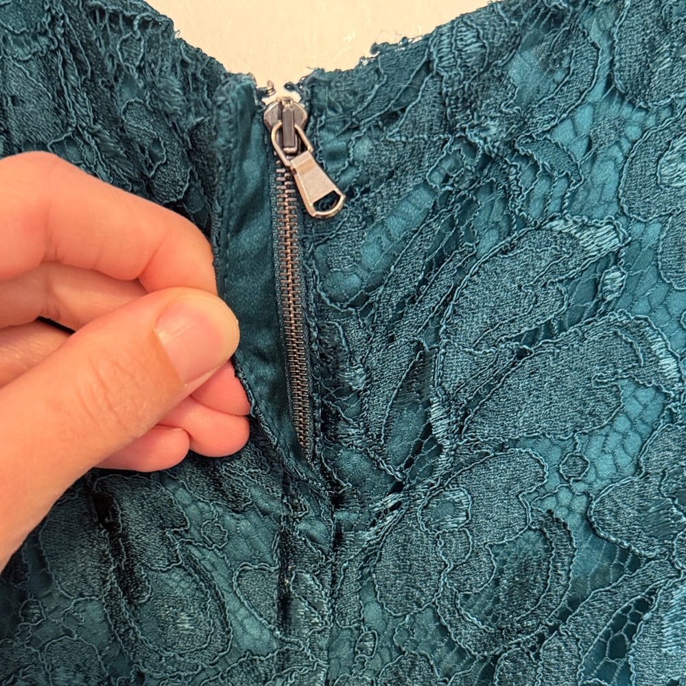 Dolce & Gabbana Elegant Teal/Emerald Lace Dress - Size 42 (size U.S.‎ 6) - Picture 4 of 6